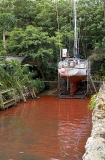 Lead based anti fouling paint entering tidal waters in boatyard slipway. Lead based anti fouling paint entering tidal waters in boatyard slipway.