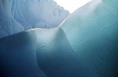 Patterns of sculptured ice. Patterns of sculptured ice.