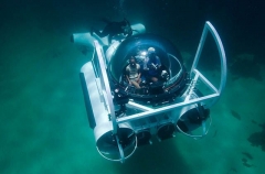 Ocean Pearl Submarine. Two person submersible moving across sandy sea bed. Ocean Pearl Submarine. Two person submersible moving across sandy sea bed.